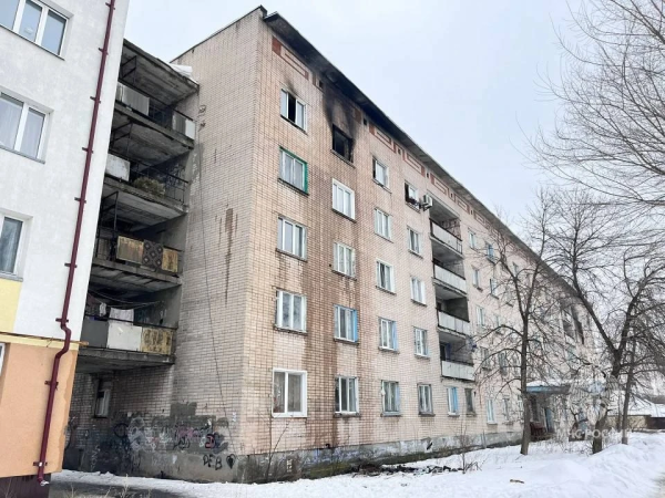 В Сызрани из пожара в жилой пятиэтажке спасли двух человек