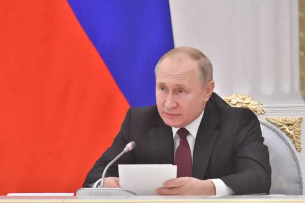Владимир Путин поздравил выпускников с окончанием школы